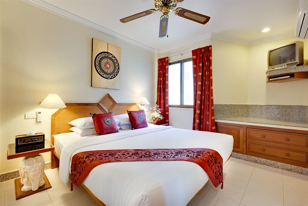 The Ambiance Hotel Паттайя Экстерьер фото